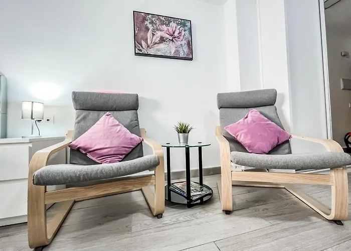 Reformed Studio Apartment In Central Nerja 3K